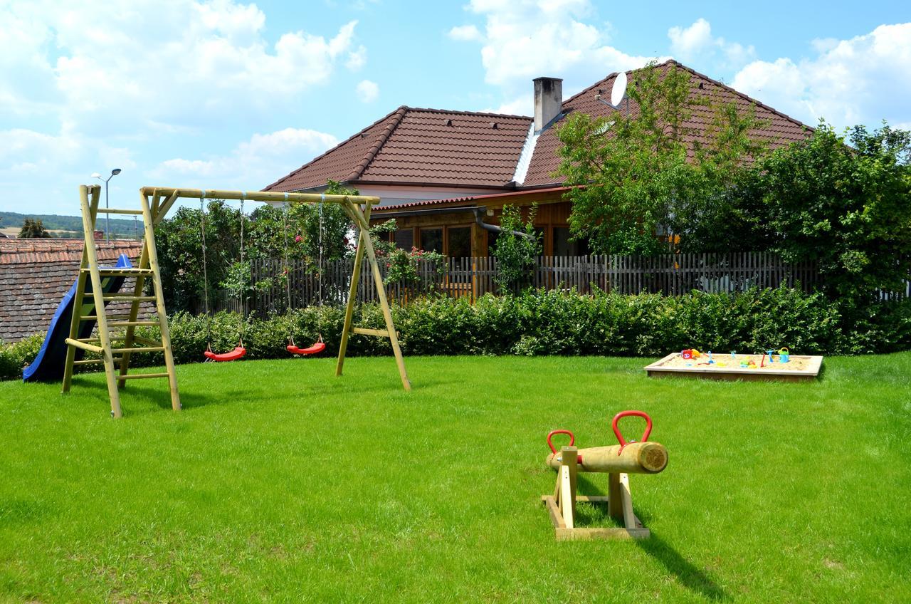 Pension Zum Strell Hollabrunn Zewnętrze zdjęcie